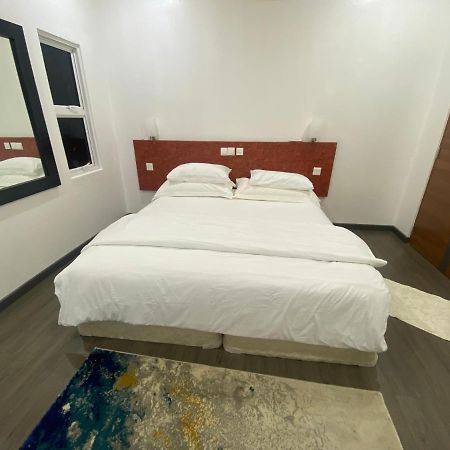 Fatims Beach House Maafushi Exteriör bild