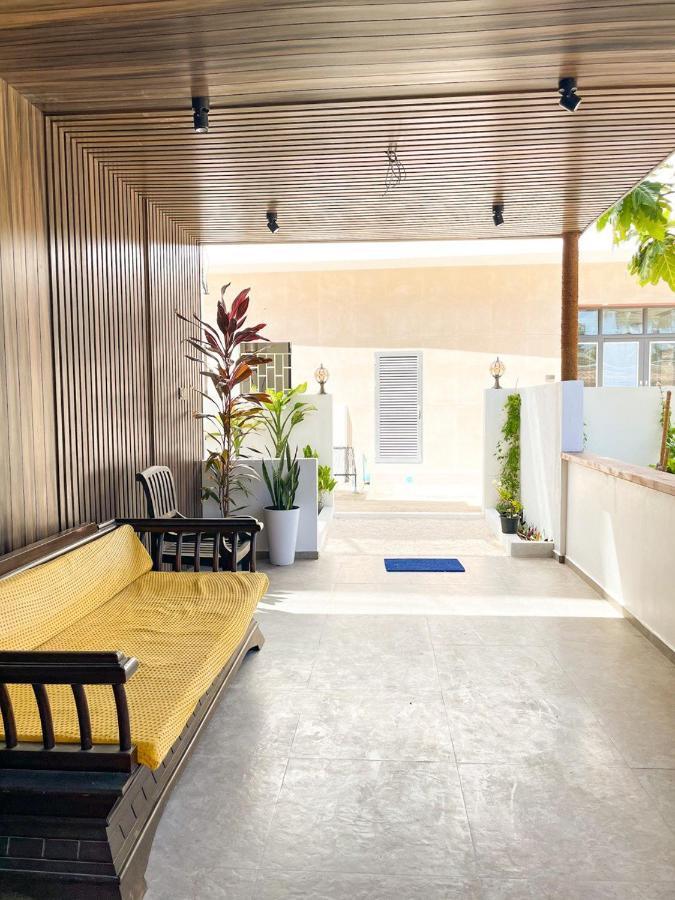 Fatims Beach House Maafushi Exteriör bild