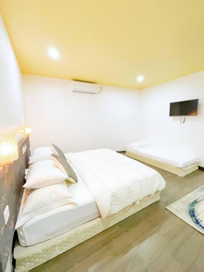 Fatims Beach House Maafushi Exteriör bild