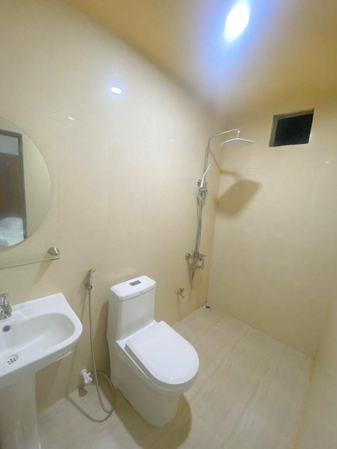 Fatims Beach House Maafushi Exteriör bild