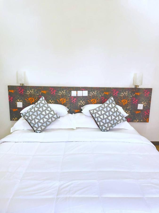 Fatims Beach House Maafushi Exteriör bild