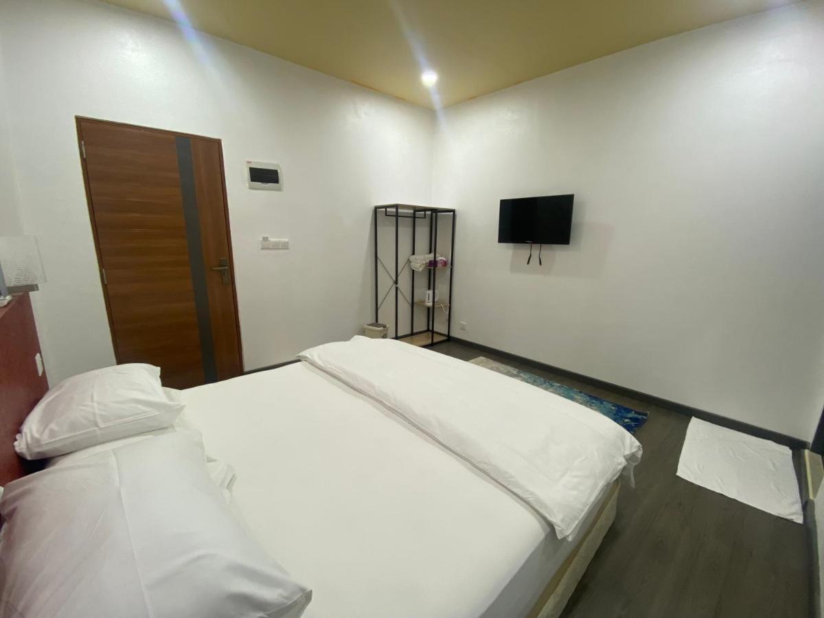 Fatims Beach House Maafushi Exteriör bild
