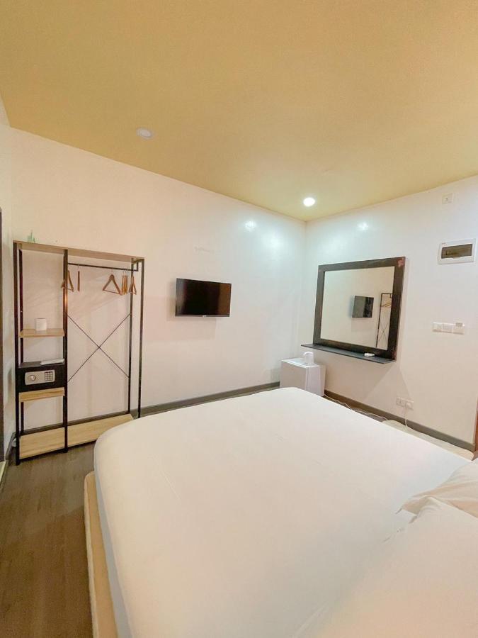 Fatims Beach House Maafushi Exteriör bild